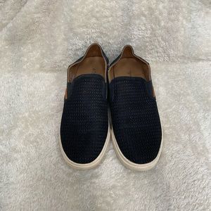 Women’s slip-on sneakers